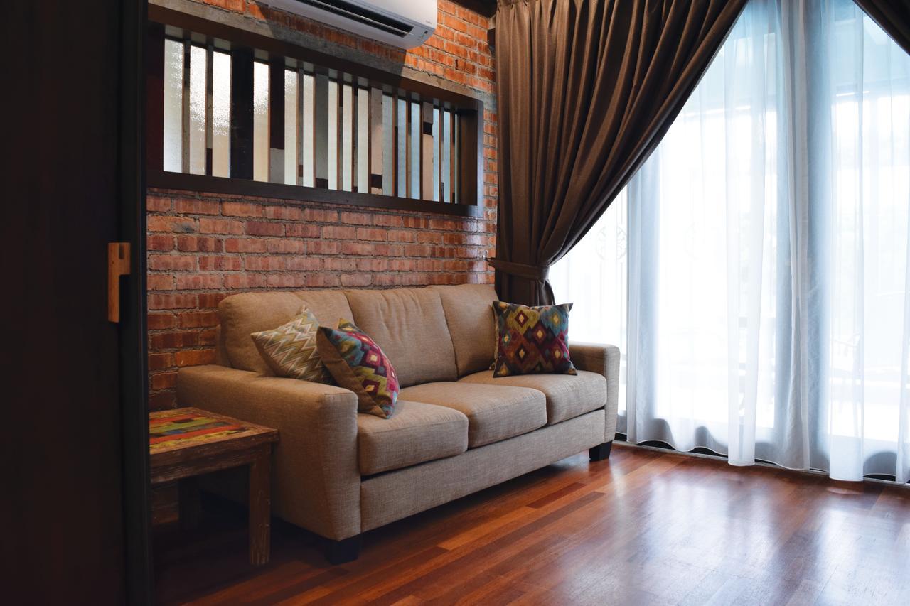 Treasures Hotel And Suites Malacca Exterior photo