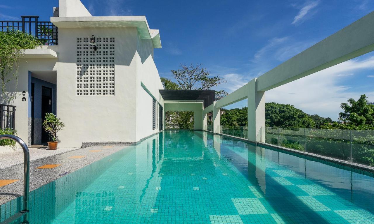 Treasures Hotel And Suites Malacca Exterior photo